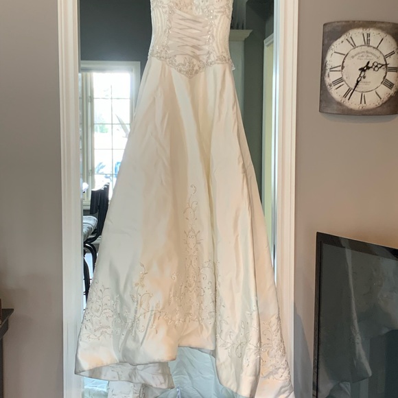 Wedding Dress, Tiera and Gloves - Picture 7 of 16